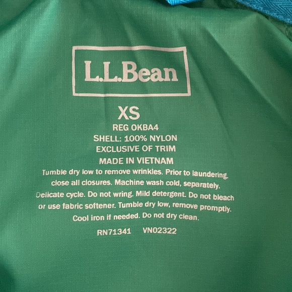 L.L. Bean hooded windbreaker - Picture 8 of 8